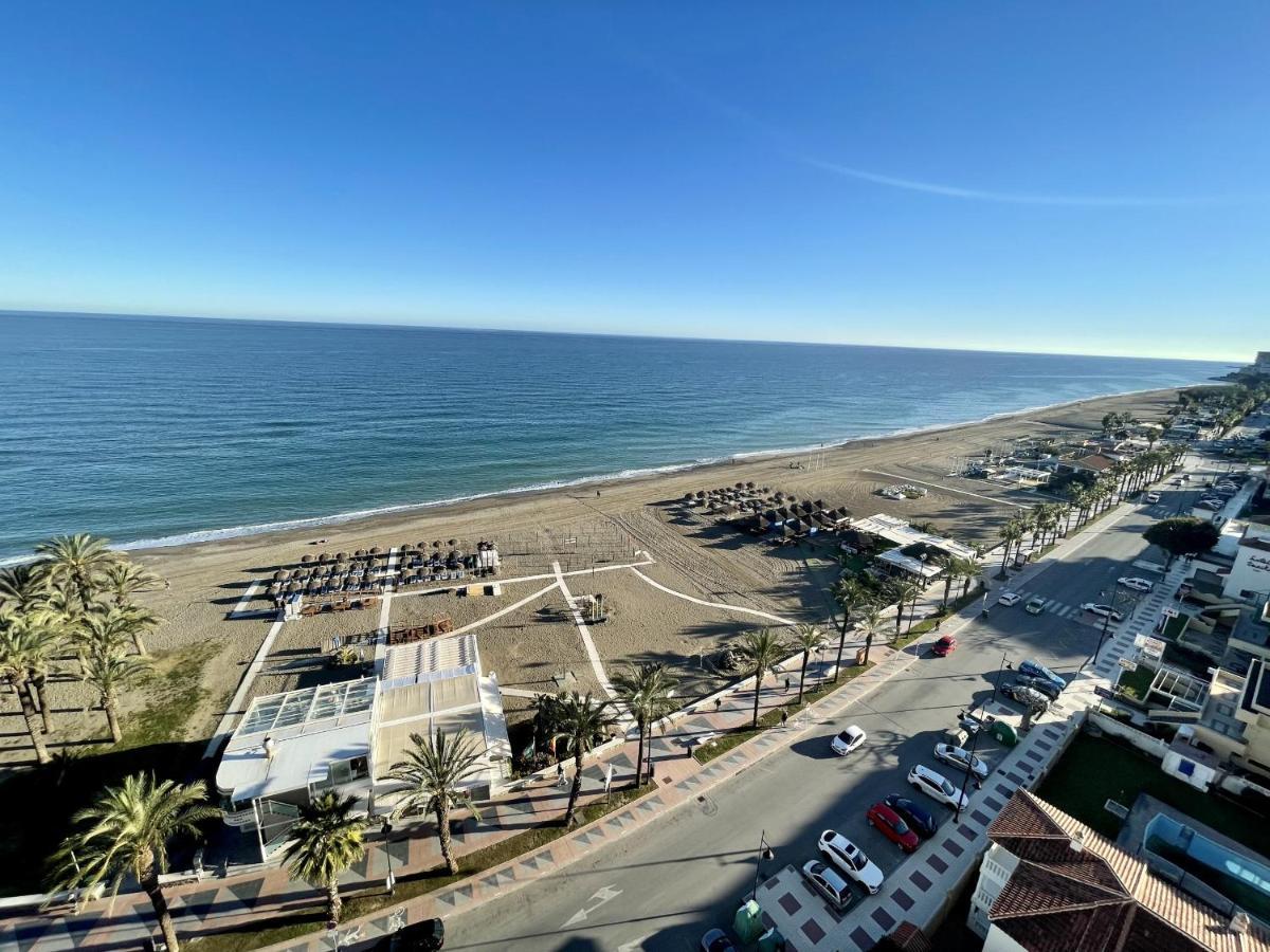 Exclusive Beachfront Apartment Torremolinos - Pool - Paddle - Tenis - Wifi - Central Aircon المظهر الخارجي الصورة