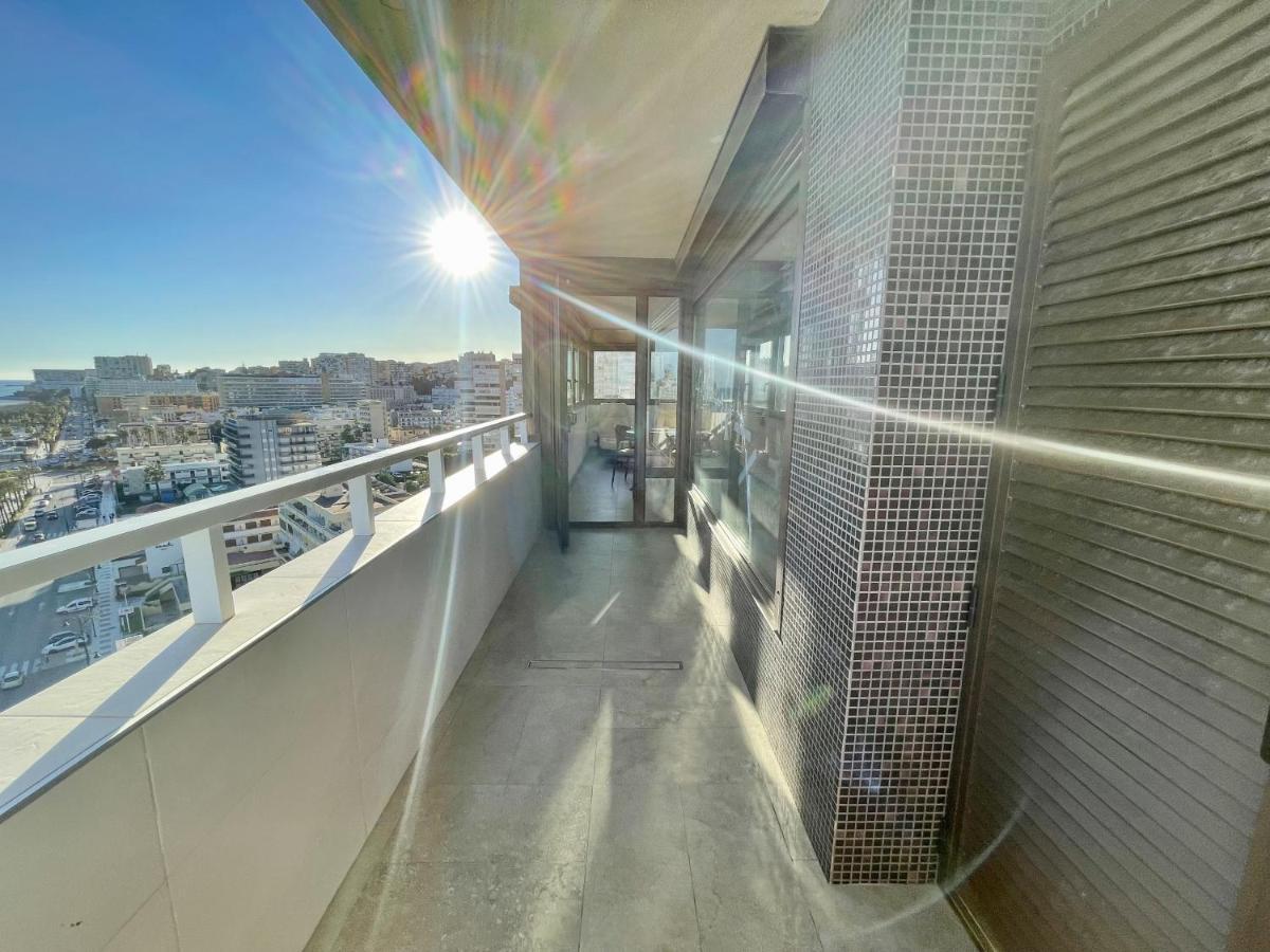 Exclusive Beachfront Apartment Torremolinos - Pool - Paddle - Tenis - Wifi - Central Aircon المظهر الخارجي الصورة