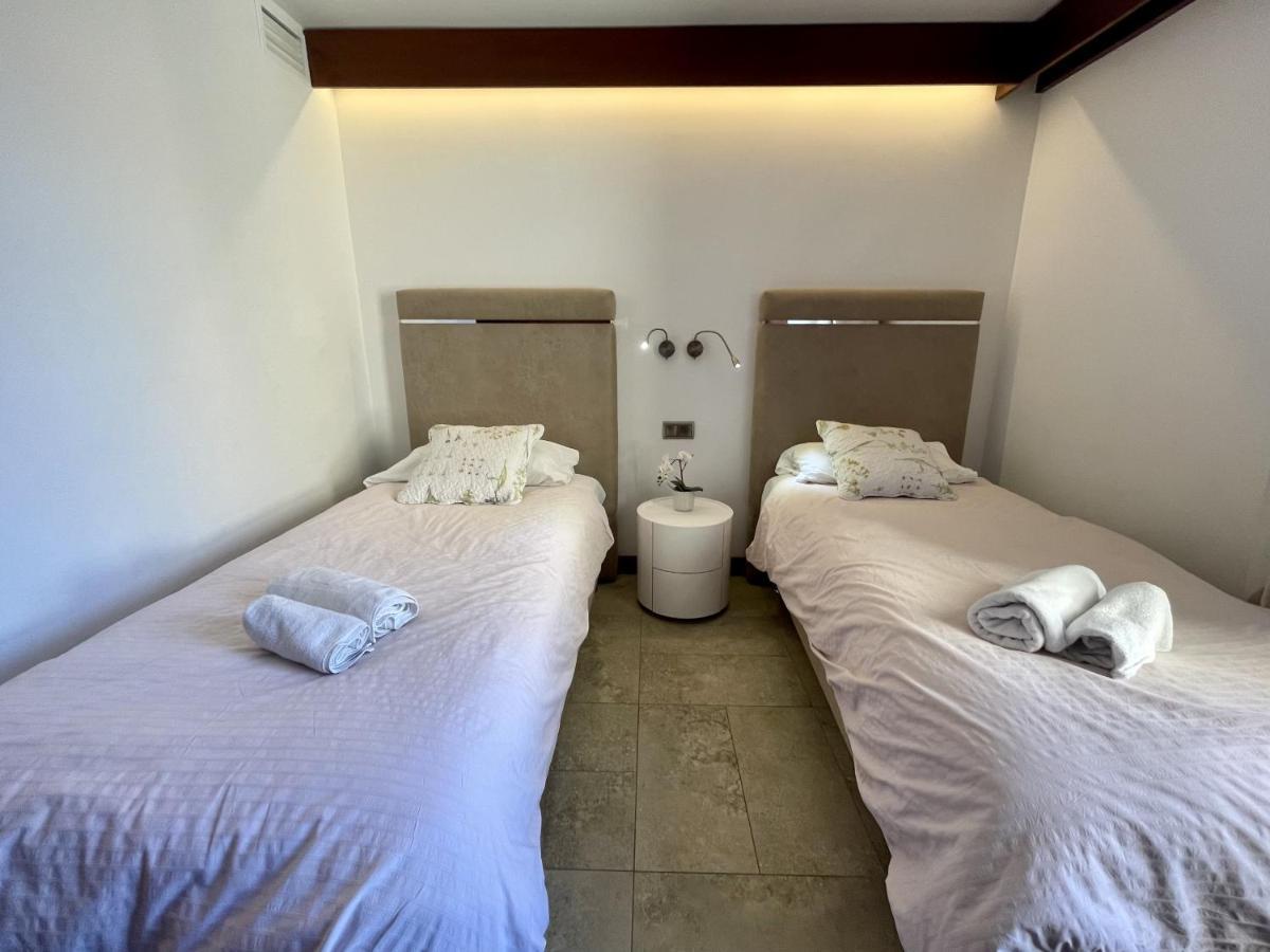 Exclusive Beachfront Apartment Torremolinos - Pool - Paddle - Tenis - Wifi - Central Aircon المظهر الخارجي الصورة