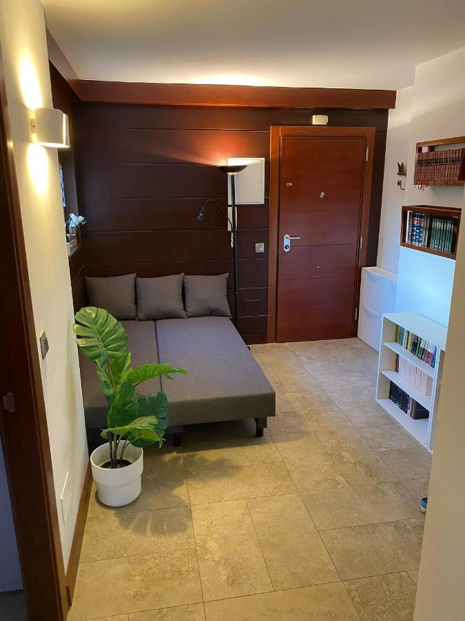 Exclusive Beachfront Apartment Torremolinos - Pool - Paddle - Tenis - Wifi - Central Aircon المظهر الخارجي الصورة