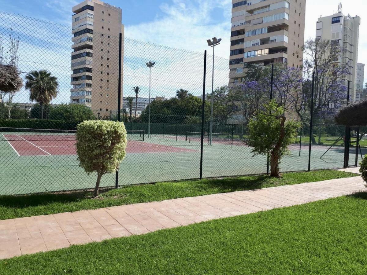 Exclusive Beachfront Apartment Torremolinos - Pool - Paddle - Tenis - Wifi - Central Aircon المظهر الخارجي الصورة